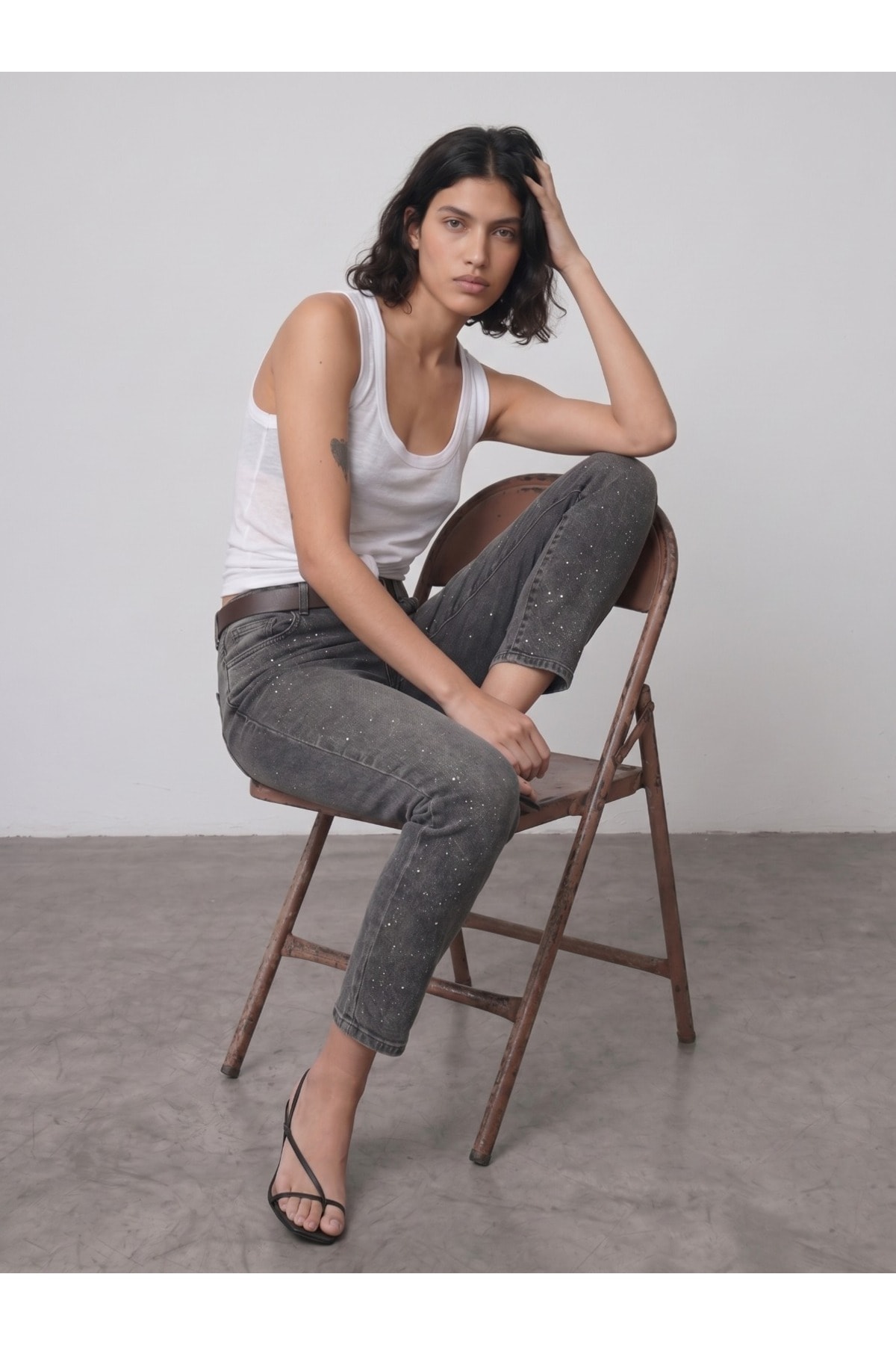 Gri Taş Detaylı normal Bel Slim Fit Yazlık Kot Pantolon - Görsel 4