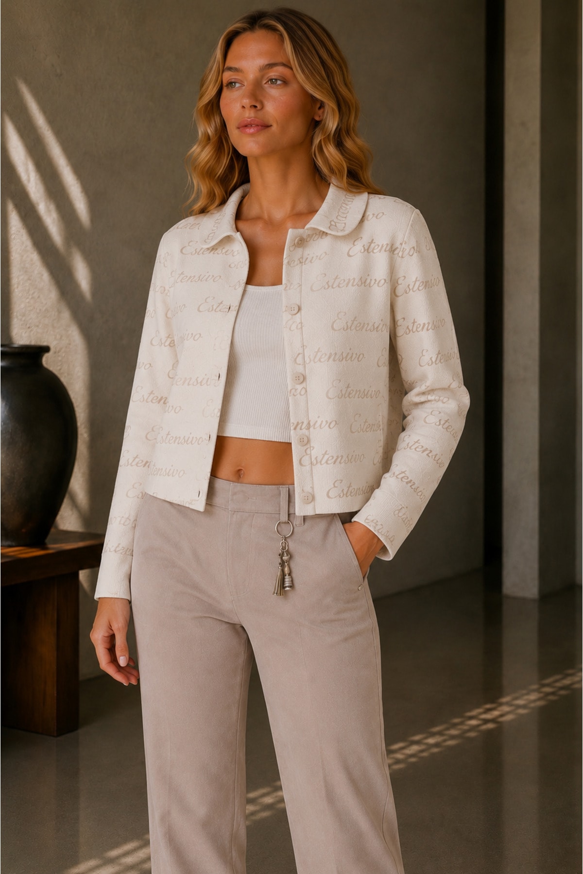 Monogram Desenli Crop Ceket | Jakarlı Dokuma | Premium Koleksiyon - Görsel 4